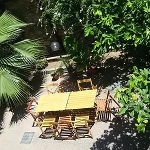 2* Bed & Breakfast Def House